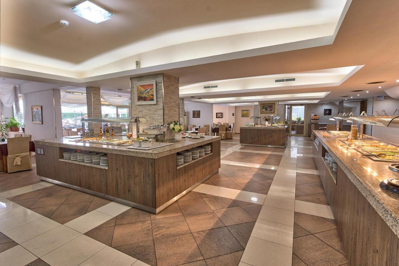 סאני ביץ' Hotel Golden Dune מראה חיצוני תמונה